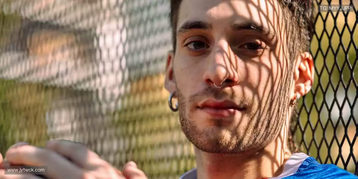 🏆冠军同款，周边好物助你闪耀赛场！